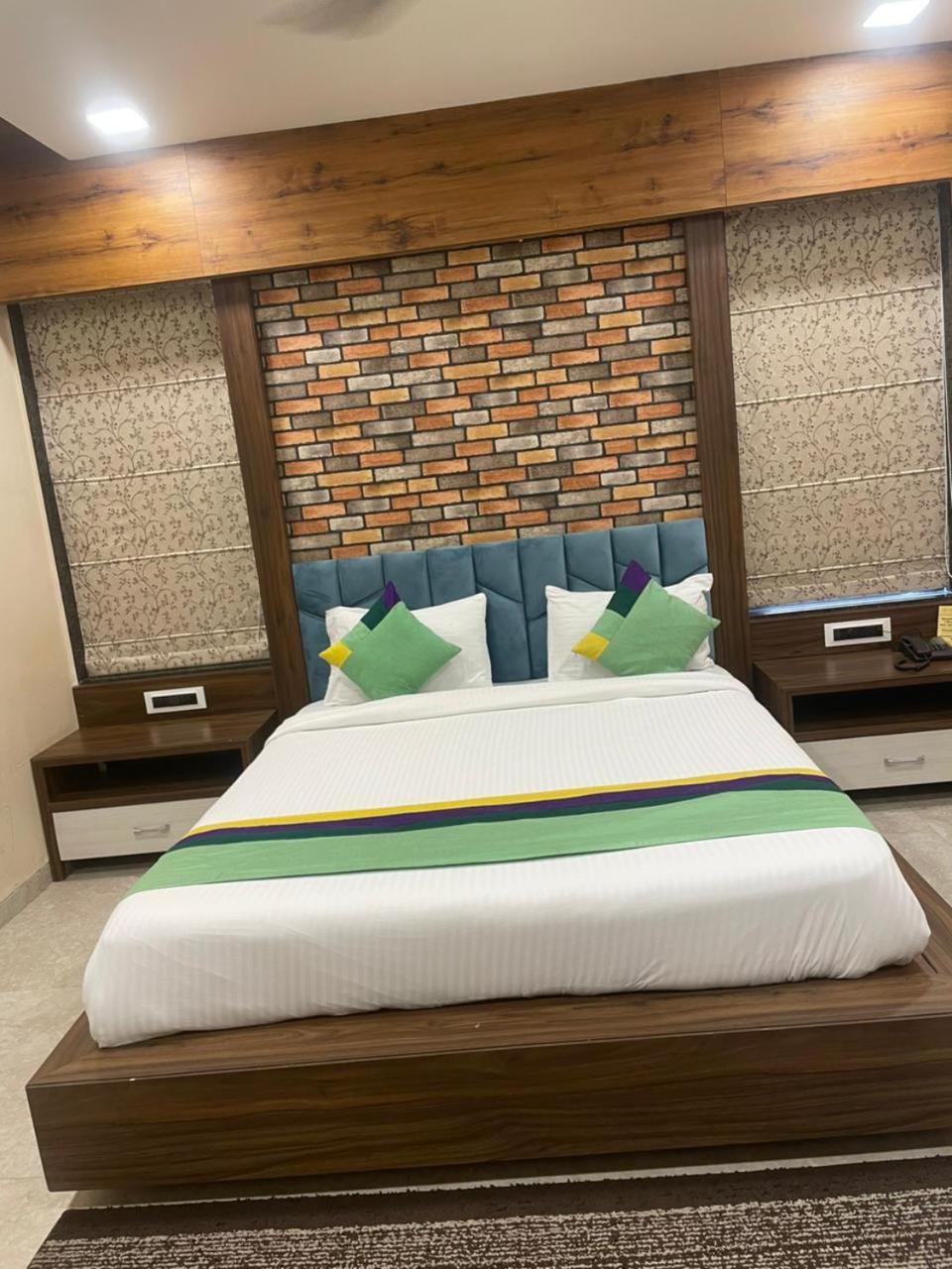 פונה Lemon Wood Suites מראה חיצוני תמונה